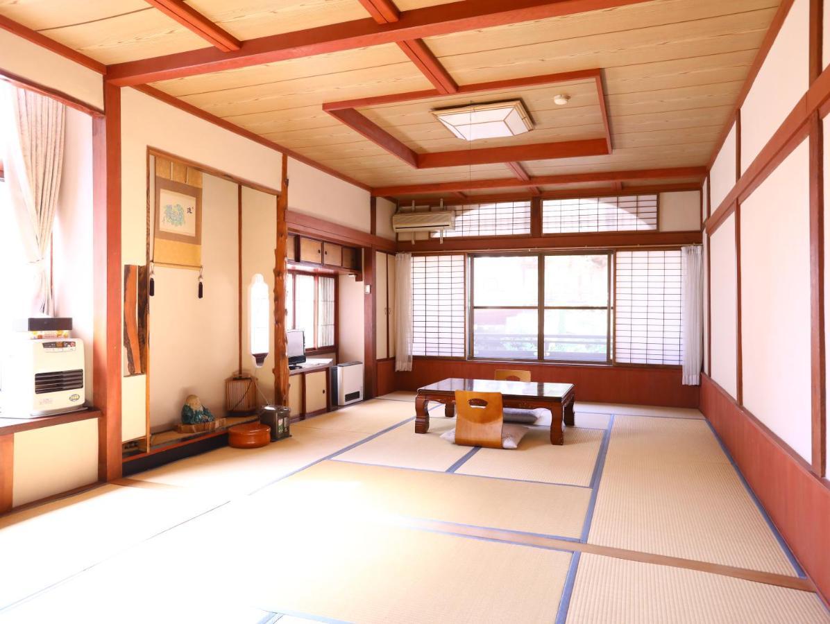 Ikariya Ryokan Yamanouchi  Exterior photo